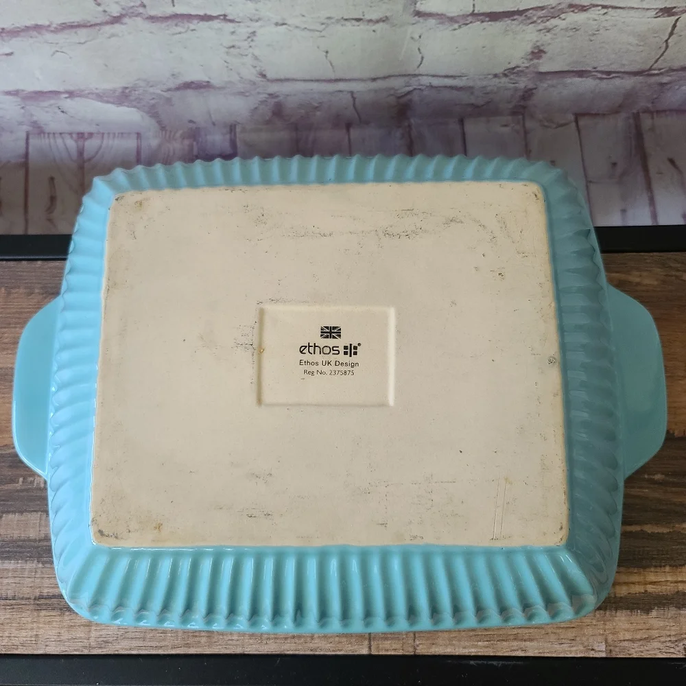 Ethos UK Design Aqua Cream Fluted Ceramic Rectangular Baking Serving Dish 10x12